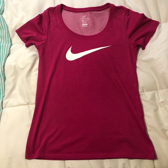 Nike Pink Dri Fit Tee Shirt Size XS - Picture 1 of 2